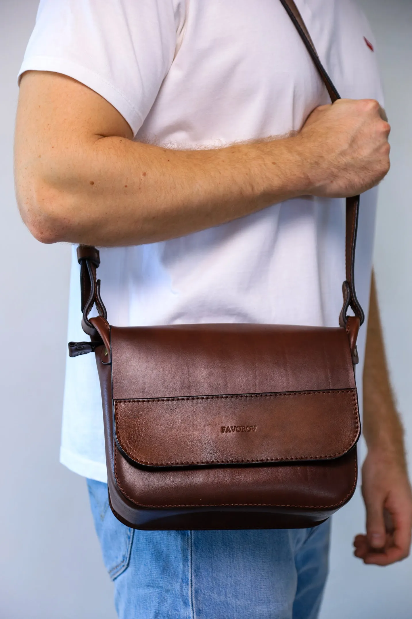 Personalized shoulder bag, men’s leather bag, Messenger bag, crossbody bag, Travel bag, Gifts for men, Full Grain Leather bag, Gift for Dad